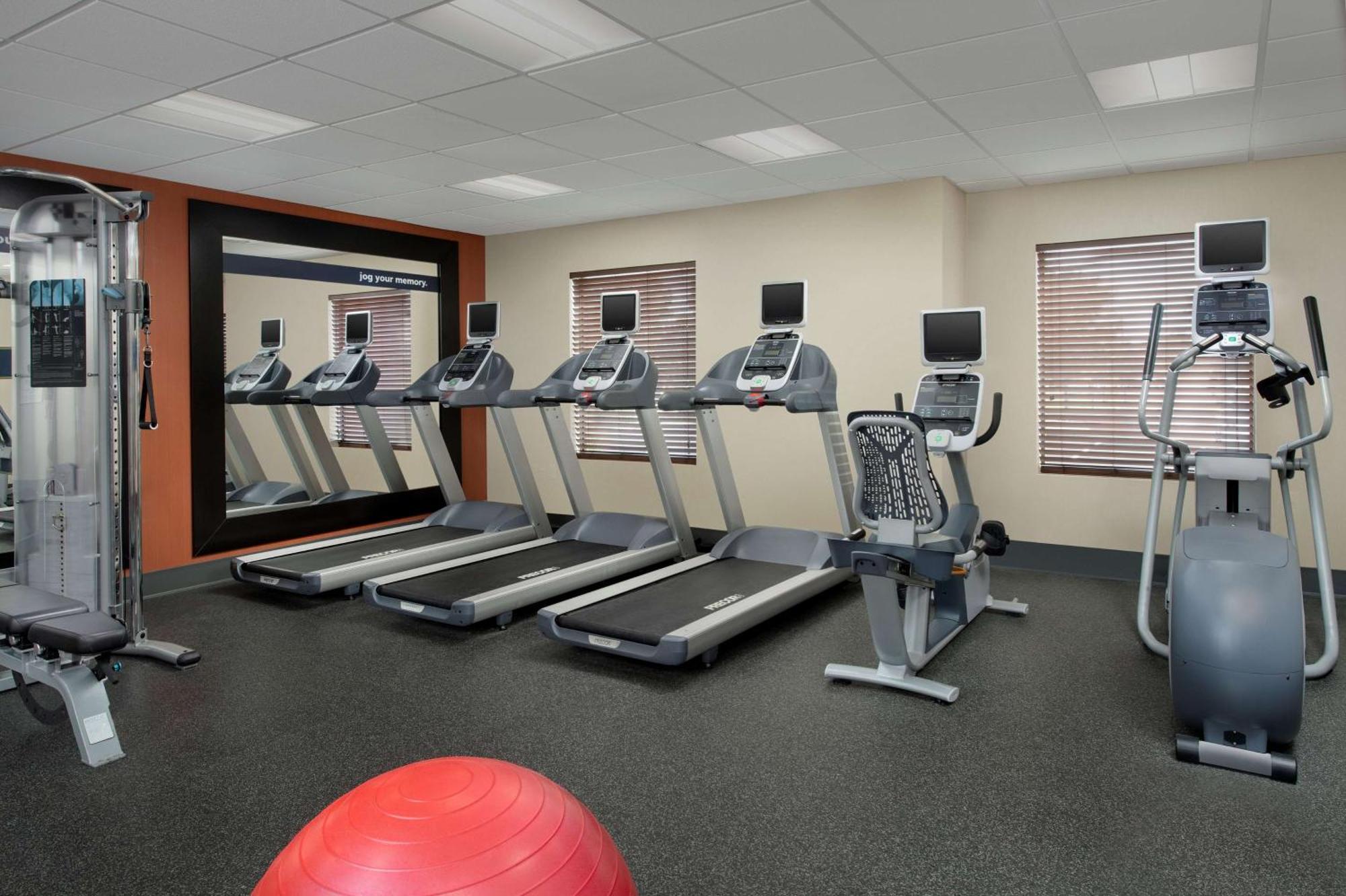 Hampton Inn Knoxville Clinton I-75 Екстериор снимка